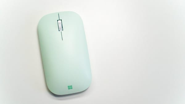 Microsoft Modern Mobile Mouse 2 (2025) im Test: Stil trifft auf Alltagstauglichkeit – Wo liegen die Kompromisse?